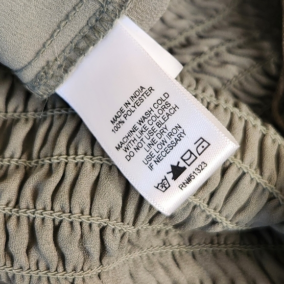 1.State Jumpsuit Women's Tie Shoulder Smocked Bodice Size Small Sage Gre… - Picture 9 of 16